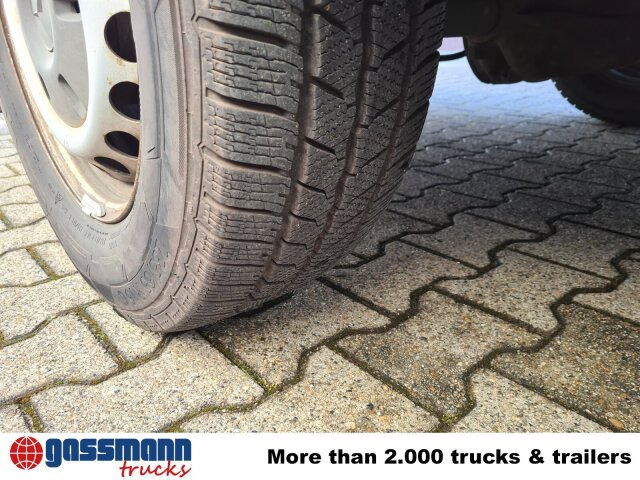 Mercedes-Benz Sprinter 316 KA 4x2, Rettungswagen - Furgon: obrázok 2 Mercedes-Benz Sprinter 316 KA 4x2, Rettungswagen - Furgon: obrázok 2