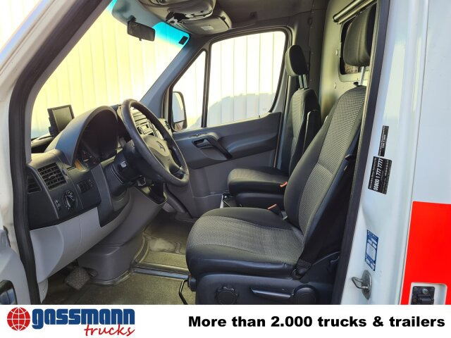 Mercedes-Benz Sprinter 316 KA 4x2, Rettungswagen - Furgon: obrázok 5 Mercedes-Benz Sprinter 316 KA 4x2, Rettungswagen - Furgon: obrázok 5