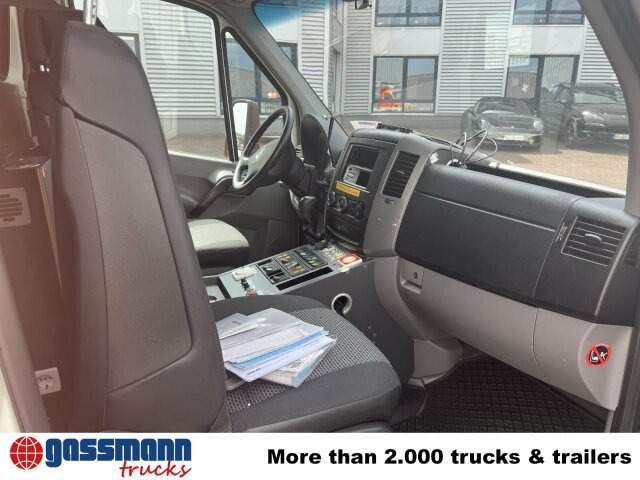 Mercedes-Benz Sprinter 516 CDI 4x2, Rettungswagen, Bi-Xenon - Furgon: obrázok 5 Mercedes-Benz Sprinter 516 CDI 4x2, Rettungswagen, Bi-Xenon - Furgon: obrázok 5
