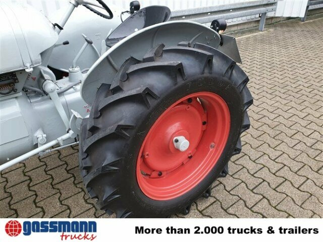 Traktor DL25 - Traktor: obrázok 2 Traktor DL25 - Traktor: obrázok 2