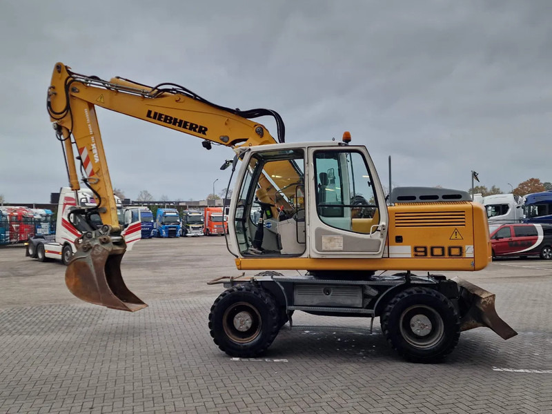 Liebherr A900C - 95 KW - Central Greasing - - Kolesové rýpadlo: obrázok 4 Liebherr A900C - 95 KW - Central Greasing - - Kolesové rýpadlo: obrázok 4