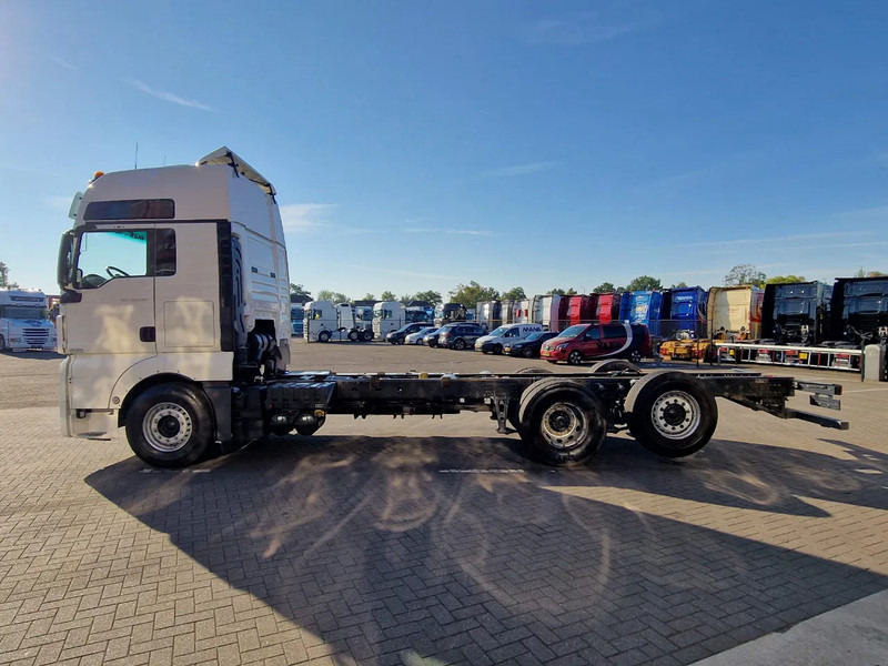 MAN TGX 26.500 6x2 XXL - Chassis - Full air - Night clima - AS Tronic - - Podvozek s kabinou: obrázok 4 MAN TGX 26.500 6x2 XXL - Chassis - Full air - Night clima - AS Tronic - - Podvozek s kabinou: obrázok 4