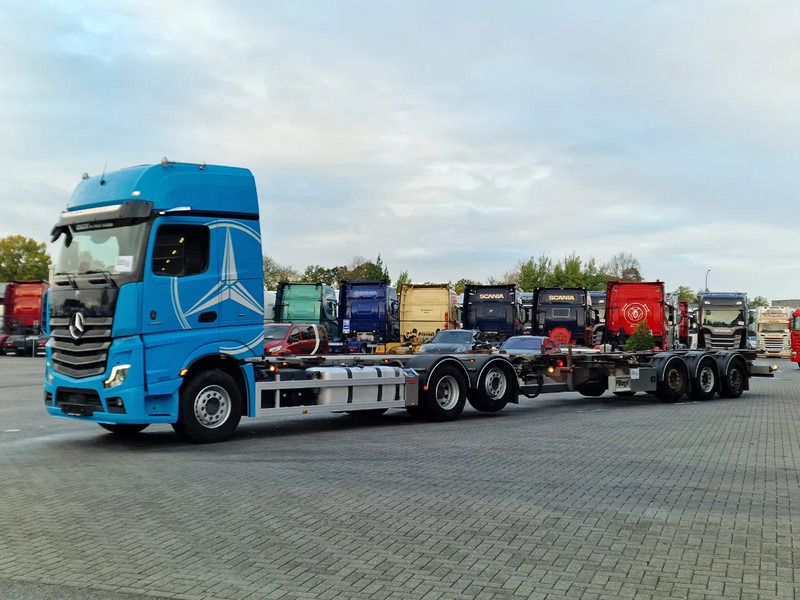 Mercedes-Benz Actros 2553 6x2 - BDF - Retarder - 4.90 WB - Full air + Fliegl trailer 2017 - Kontejnérový podvozek/ Výměnná nástavba: obrázok 3 Mercedes-Benz Actros 2553 6x2 - BDF - Retarder - 4.90 WB - Full air + Fliegl trailer 2017 - Kontejnérový podvozek/ Výměnná nástavba: obrázok 3