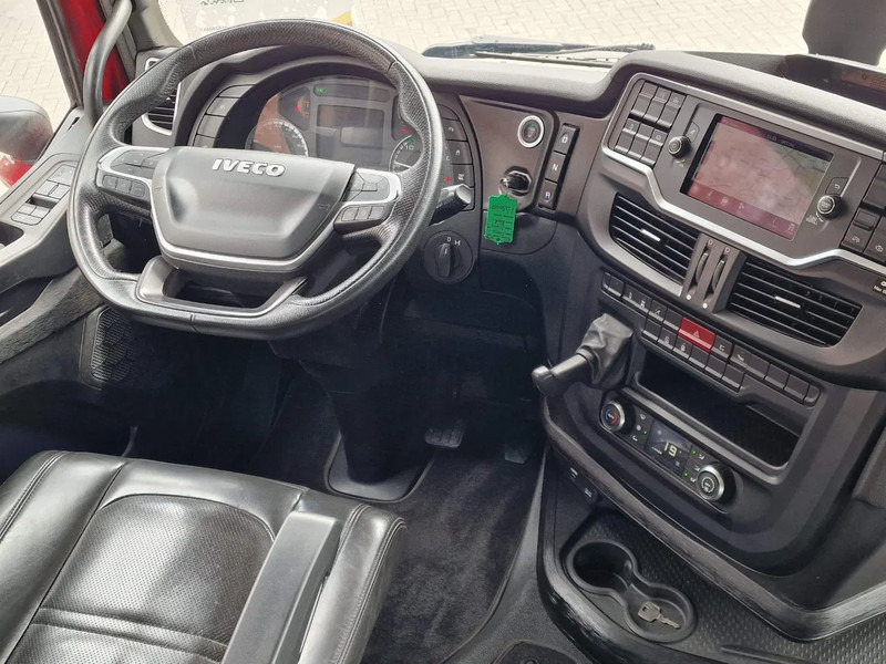 Ťahač Iveco S-WAY 570 6x2 - Retarder - Full air - 3.20 WB - Navi: obrázok 19