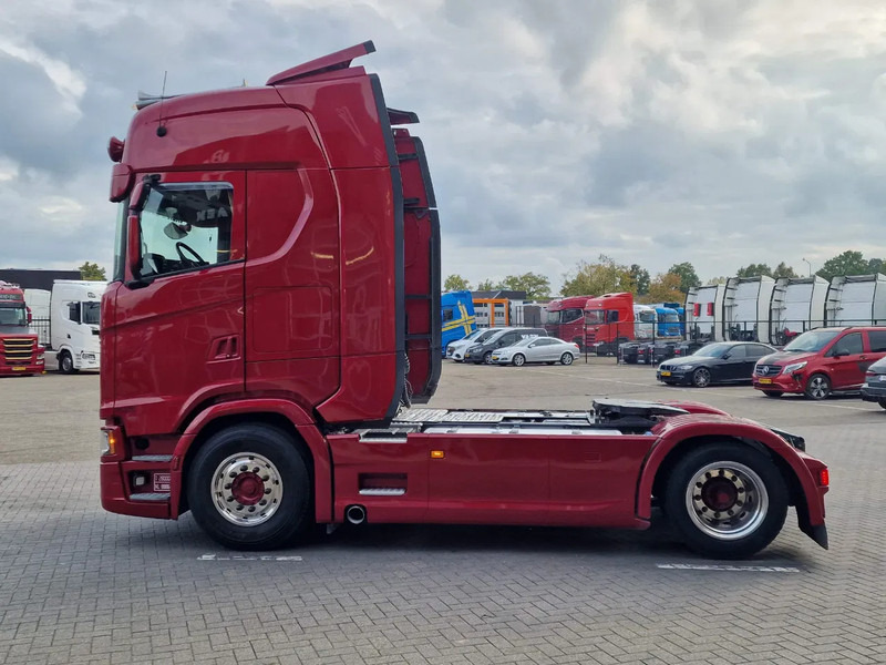 Scania S500 NGS Highline 4x2 - Retarder - Night clima - Full air - Custom interior - Full spoiler - 2 tank - Ťahač: obrázok 4 Scania S500 NGS Highline 4x2 - Retarder - Night clima - Full air - Custom interior - Full spoiler - 2 tank - Ťahač: obrázok 4