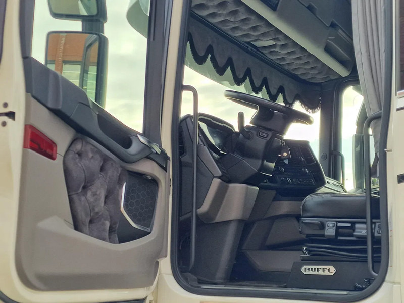 Ťahač Scania T580 V8 Tuft Torpedo V8 - Custom exterior - Retarder - Full air - Show truck - Stack exhaust: obrázok 10