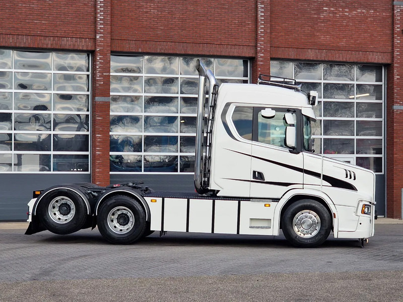 Ťahač Scania T580 V8 Tuft Torpedo V8 - Custom exterior - Retarder - Full air - Show truck - Stack exhaust: obrázok 9