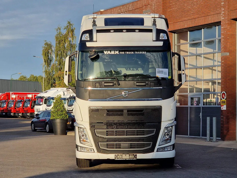 Volvo FH 13.500 Globetrotter XL 6x2 - Full air - 3.20 WB - MA VIN - Low KM - Leather - Ťahač: obrázok 2 Volvo FH 13.500 Globetrotter XL 6x2 - Full air - 3.20 WB - MA VIN - Low KM - Leather - Ťahač: obrázok 2