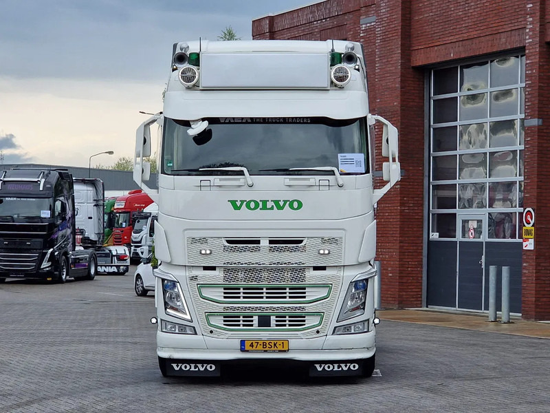 Volvo FH 13.540 Globetrotter 4x2 - Custom exterior - I parkcool - Navi - APK/TUV: 27-02-2026 - Ťahač: obrázok 2 Volvo FH 13.540 Globetrotter 4x2 - Custom exterior - I parkcool - Navi - APK/TUV: 27-02-2026 - Ťahač: obrázok 2