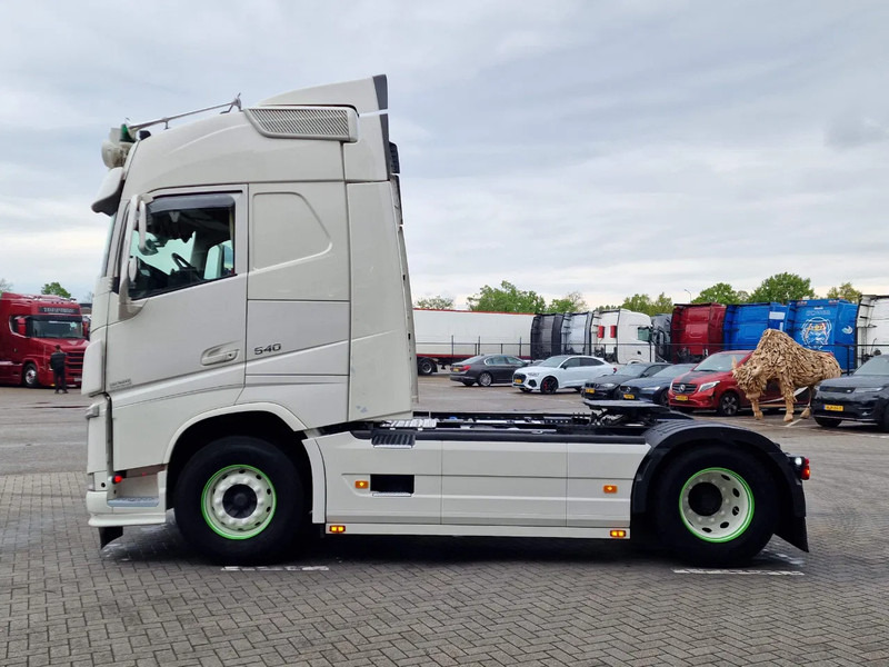 Volvo FH 13.540 Globetrotter 4x2 - Custom exterior - I parkcool - Navi - APK/TUV: 27-02-2026 - Ťahač: obrázok 4 Volvo FH 13.540 Globetrotter 4x2 - Custom exterior - I parkcool - Navi - APK/TUV: 27-02-2026 - Ťahač: obrázok 4