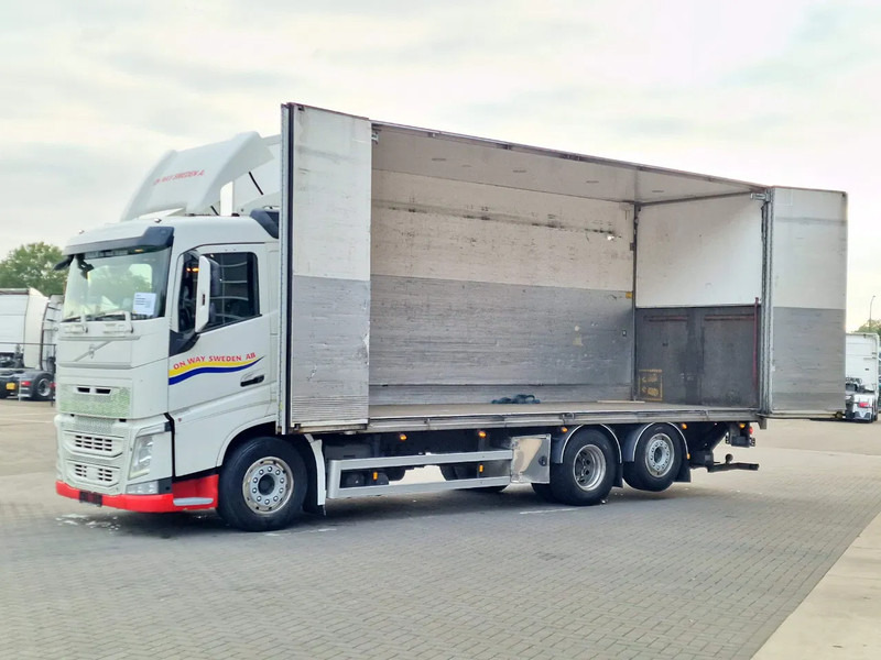 Volvo FH 13.460 lowroof 6x2 - Box with Sidedoors - 480 WB - Full air - Skříňový nákladní auto: obrázok 4 Volvo FH 13.460 lowroof 6x2 - Box with Sidedoors - 480 WB - Full air - Skříňový nákladní auto: obrázok 4