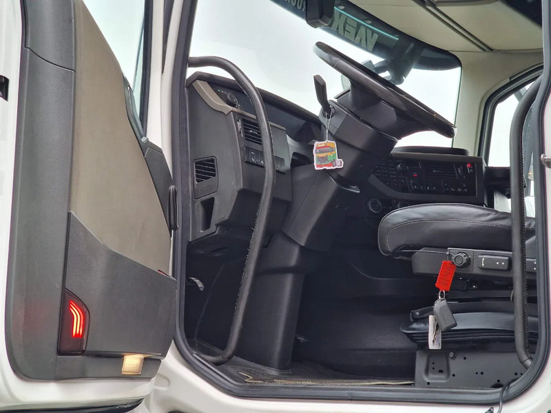 Kontejnérový podvozek/ Výměnná nástavba Volvo FH 13.500 Globetrotter XL 6x2 - BDF - Loadlift - I Save - Full air - Navi: obrázok 9 Kontejnérový podvozek/ Výměnná nástavba Volvo FH 13.500 Globetrotter XL 6x2 - BDF - Loadlift - I Save - Full air - Navi: obrázok 9