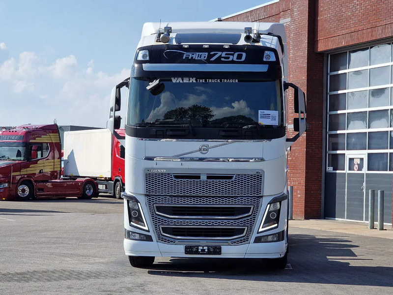 Volvo FH 16.750 Globetrotter 6x2 BDF - Retarder - HUB reduction - Euro 5 - 4.90 WB - Kontejnérový podvozek/ Výměnná nástavba: obrázok 2 Volvo FH 16.750 Globetrotter 6x2 BDF - Retarder - HUB reduction - Euro 5 - 4.90 WB - Kontejnérový podvozek/ Výměnná nástavba: obrázok 2