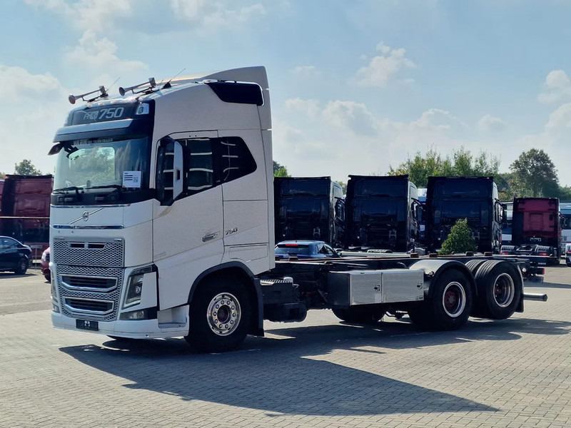 Volvo FH 16.750 Globetrotter 6x2 BDF - Retarder - HUB reduction - Euro 5 - 4.90 WB - Kontejnérový podvozek/ Výměnná nástavba: obrázok 3 Volvo FH 16.750 Globetrotter 6x2 BDF - Retarder - HUB reduction - Euro 5 - 4.90 WB - Kontejnérový podvozek/ Výměnná nástavba: obrázok 3