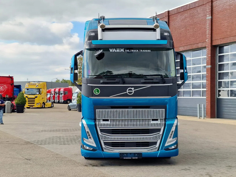 Volvo FH 500 4x2XL Cartransporter "Blyss" Low Kilometer!, in new condition! - Nákladné vozidlo na prepravu automobilov: obrázok 3 Volvo FH 500 4x2XL Cartransporter "Blyss" Low Kilometer!, in new condition! - Nákladné vozidlo na prepravu automobilov: obrázok 3