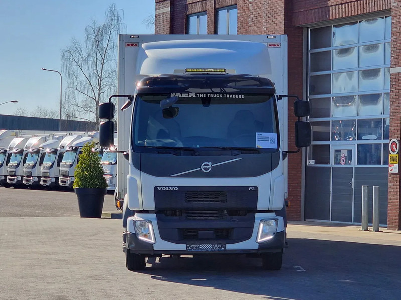 Volvo FL 250 4x2 Box truck, loading lift, 12T - Skříňový nákladní auto: obrázok 2 Volvo FL 250 4x2 Box truck, loading lift, 12T - Skříňový nákladní auto: obrázok 2