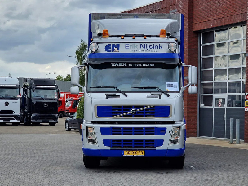 Volvo FM 380 6x2 - 2/3 stock Berdex Livestock - 54M3 - Weighbridge - I shift - Přepravník zvířat: obrázok 2 Volvo FM 380 6x2 - 2/3 stock Berdex Livestock - 54M3 - Weighbridge - I shift - Přepravník zvířat: obrázok 2