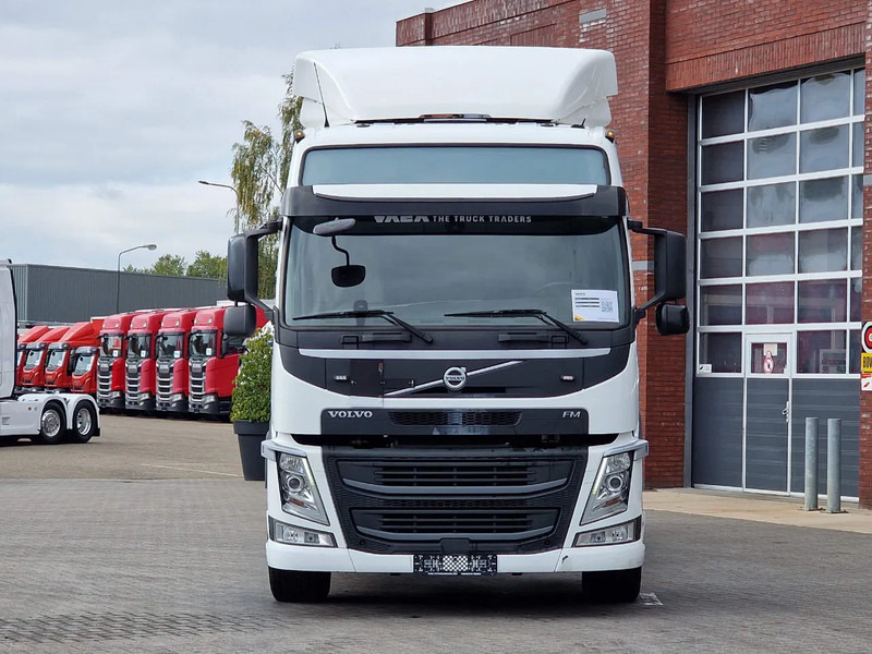 Volvo FM 380 Globetrotter 6x2 Chassis - Loadlift - 4.90 WB - Full air - Low KM - Podvozek s kabinou: obrázok 2 Volvo FM 380 Globetrotter 6x2 Chassis - Loadlift - 4.90 WB - Full air - Low KM - Podvozek s kabinou: obrázok 2