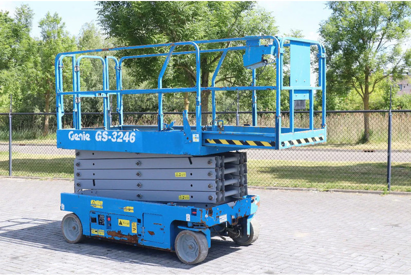 Genie GS-3246 | 12 METER | 318 KG - Samohybná plošiny: obrázok 5 Genie GS-3246 | 12 METER | 318 KG - Samohybná plošiny: obrázok 5