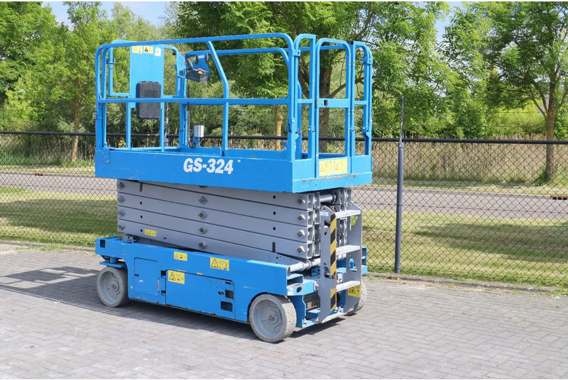 Genie GS-3246 | 12 METER | 318 KG - Samohybná plošiny: obrázok 2 Genie GS-3246 | 12 METER | 318 KG - Samohybná plošiny: obrázok 2