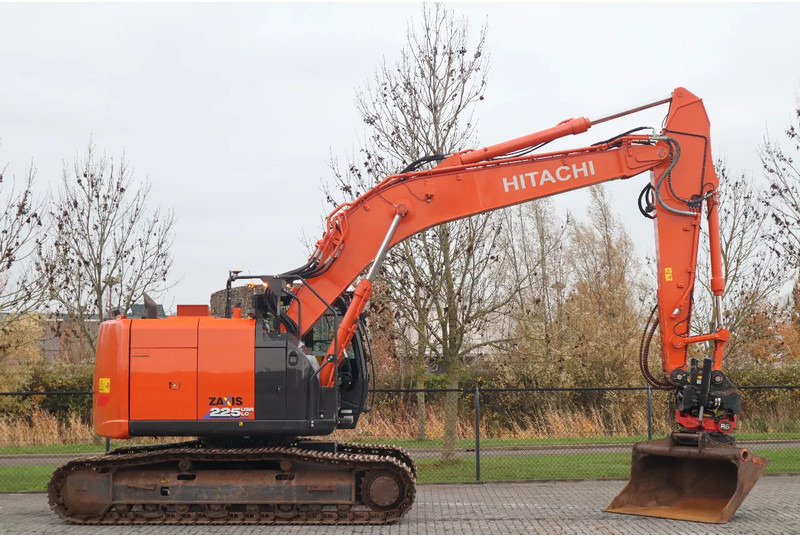 Hitachi ZX225 USRLC-6 | ROTOTILT | 3X BUCKET | TOPCON 3D MC GPS - Pásové rýpadlo: obrázok 4 Hitachi ZX225 USRLC-6 | ROTOTILT | 3X BUCKET | TOPCON 3D MC GPS - Pásové rýpadlo: obrázok 4