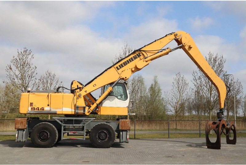 Liebherr A944 C HD | LOG GRAPPLE | HOLZGREIFER | TIMBER - Lesnícky harvestor: obrázok 4 Liebherr A944 C HD | LOG GRAPPLE | HOLZGREIFER | TIMBER - Lesnícky harvestor: obrázok 4