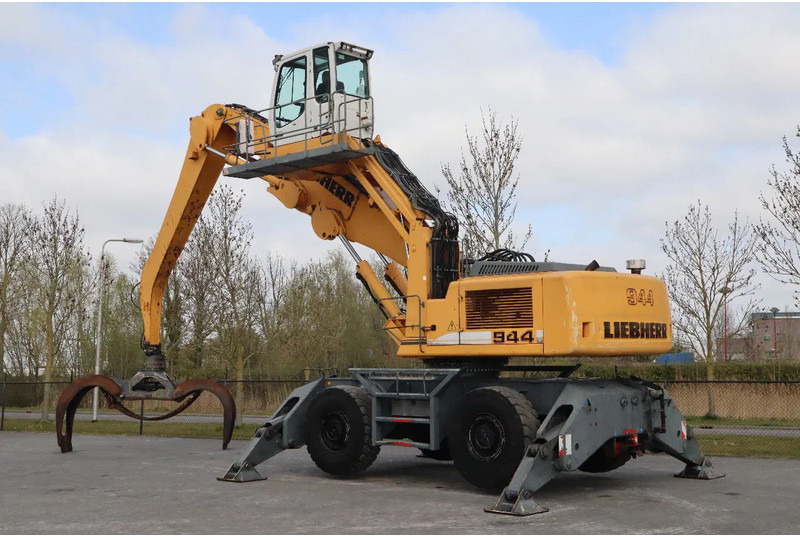Liebherr A944 C HD | LOG GRAPPLE | HOLZGREIFER | TIMBER - Lesnícky harvestor: obrázok 3 Liebherr A944 C HD | LOG GRAPPLE | HOLZGREIFER | TIMBER - Lesnícky harvestor: obrázok 3