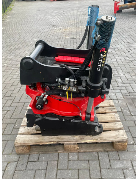 ROTOTILT R8 | S80 | FULL SET | JOYSTICKS | NEW / UNUSED | ICS | LHV | ILS | SC - Tiltrotátor pre Stavebné stroje: obrázok 4 ROTOTILT R8 | S80 | FULL SET | JOYSTICKS | NEW / UNUSED | ICS | LHV | ILS | SC - Tiltrotátor pre Stavebné stroje: obrázok 4