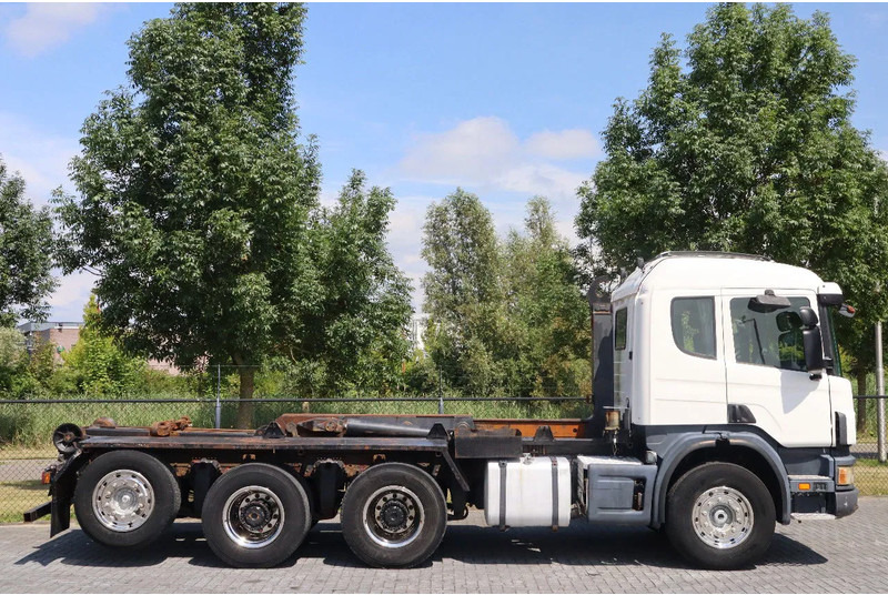 Scania P124-420 | 8X4 | HOOKLIFT | MANUAL | BIG AXLES | EURO 3 - Hákový nosič kontajnerov: obrázok 4 Scania P124-420 | 8X4 | HOOKLIFT | MANUAL | BIG AXLES | EURO 3 - Hákový nosič kontajnerov: obrázok 4