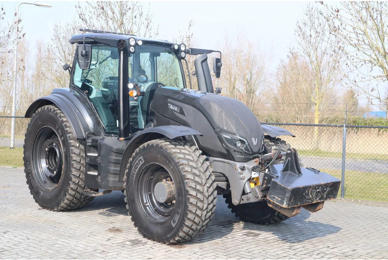 Valtra T234 D UNLIMITED | FRONT PTO | 53 KM/H | FULL OPTION - Traktor: obrázok 5 Valtra T234 D UNLIMITED | FRONT PTO | 53 KM/H | FULL OPTION - Traktor: obrázok 5