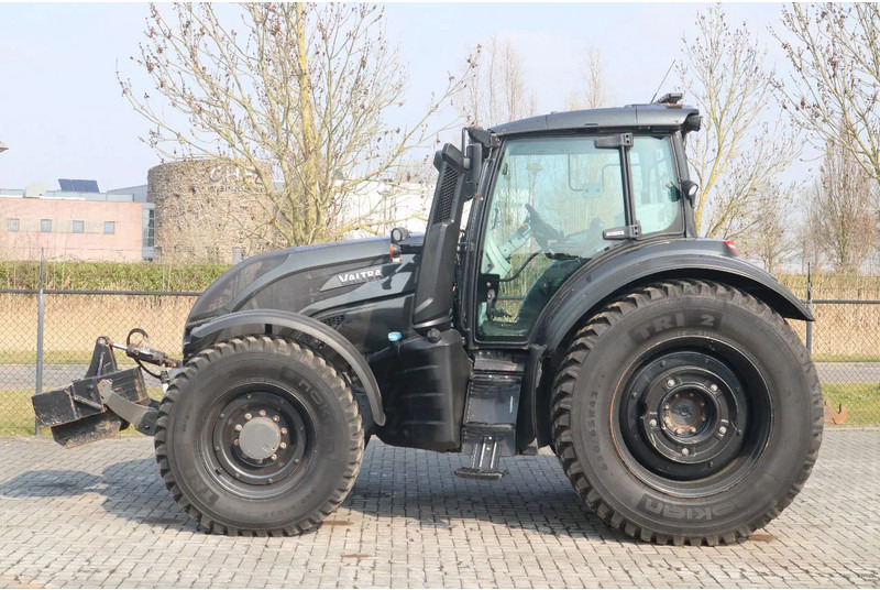 Valtra T234 D UNLIMITED | FRONT PTO | 53 KM/H | FULL OPTION - Traktor: obrázok 1 Valtra T234 D UNLIMITED | FRONT PTO | 53 KM/H | FULL OPTION - Traktor: obrázok 1