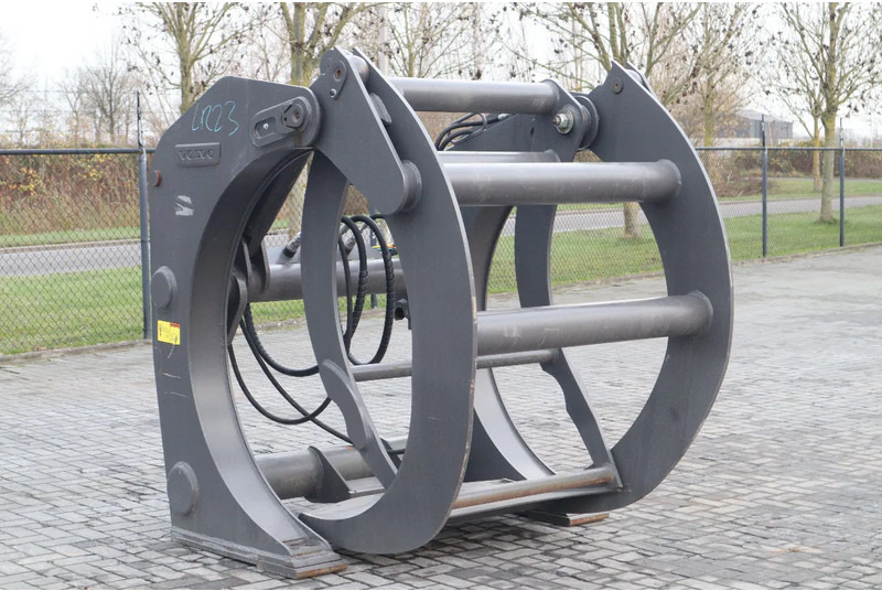 Volvo 80834 | 1.8 M2 | L60/L70/L90 | LOG GRAPPLE | HOLZGREIFER | WOOD CLAMP - Vyvážací príves: obrázok 3 Volvo 80834 | 1.8 M2 | L60/L70/L90 | LOG GRAPPLE | HOLZGREIFER | WOOD CLAMP - Vyvážací príves: obrázok 3