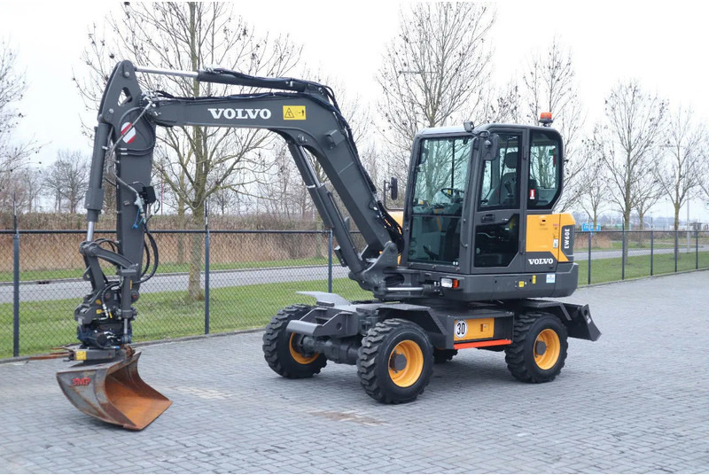 Volvo EW60E | DEMO | 30 KM/H | ROTOTILT + GRIPPER | BUCKET - Kolesové rýpadlo: obrázok 2 Volvo EW60E | DEMO | 30 KM/H | ROTOTILT + GRIPPER | BUCKET - Kolesové rýpadlo: obrázok 2
