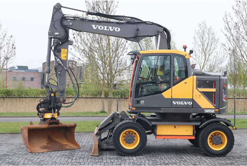 Volvo EWR 150 E | ROTOTILT | BUCKET | TRAILER HYDR - Kolesové rýpadlo: obrázok 1 Volvo EWR 150 E | ROTOTILT | BUCKET | TRAILER HYDR - Kolesové rýpadlo: obrázok 1
