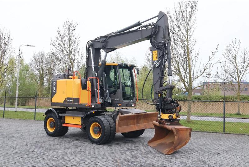 Volvo EWR 150 E | ROTOTILT | BUCKET | TRAILER HYDR - Kolesové rýpadlo: obrázok 5 Volvo EWR 150 E | ROTOTILT | BUCKET | TRAILER HYDR - Kolesové rýpadlo: obrázok 5