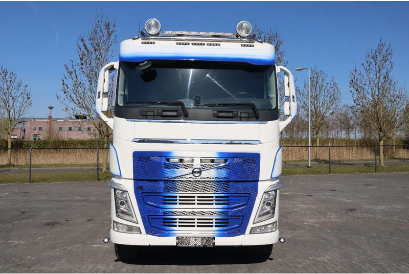Volvo FH 540 | 8X4 | TANDEMLIFT | RETARDER | BIG AXLES | EURO 6 - Sklápač: obrázok 2 Volvo FH 540 | 8X4 | TANDEMLIFT | RETARDER | BIG AXLES | EURO 6 - Sklápač: obrázok 2