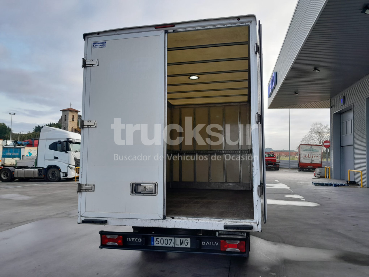 IVECO DAILY 35C16H - Dodávka skriňová nadstavba: obrázok 5 IVECO DAILY 35C16H - Dodávka skriňová nadstavba: obrázok 5