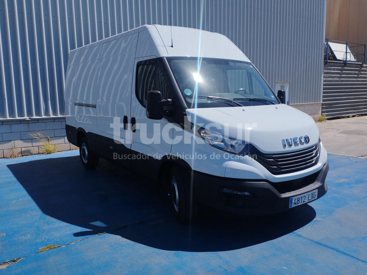 IVECO DAILY 35S16 F 12M3 - Dodávka skriňová nadstavba: obrázok 2 IVECO DAILY 35S16 F 12M3 - Dodávka skriňová nadstavba: obrázok 2