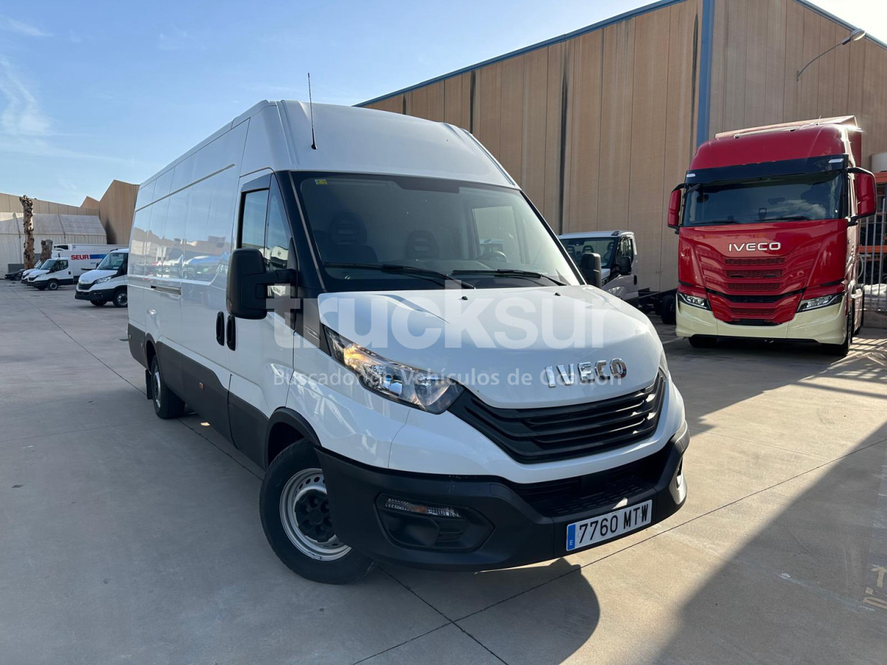IVECO DAILY 35S16 F 16M3 - Dodávka skriňová nadstavba: obrázok 2 IVECO DAILY 35S16 F 16M3 - Dodávka skriňová nadstavba: obrázok 2