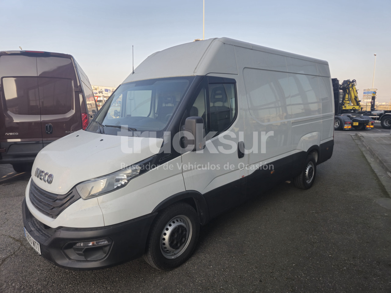 IVECO DAILY 35S16V 12M3 - Dodávka skriňová nadstavba: obrázok 1 IVECO DAILY 35S16V 12M3 - Dodávka skriňová nadstavba: obrázok 1