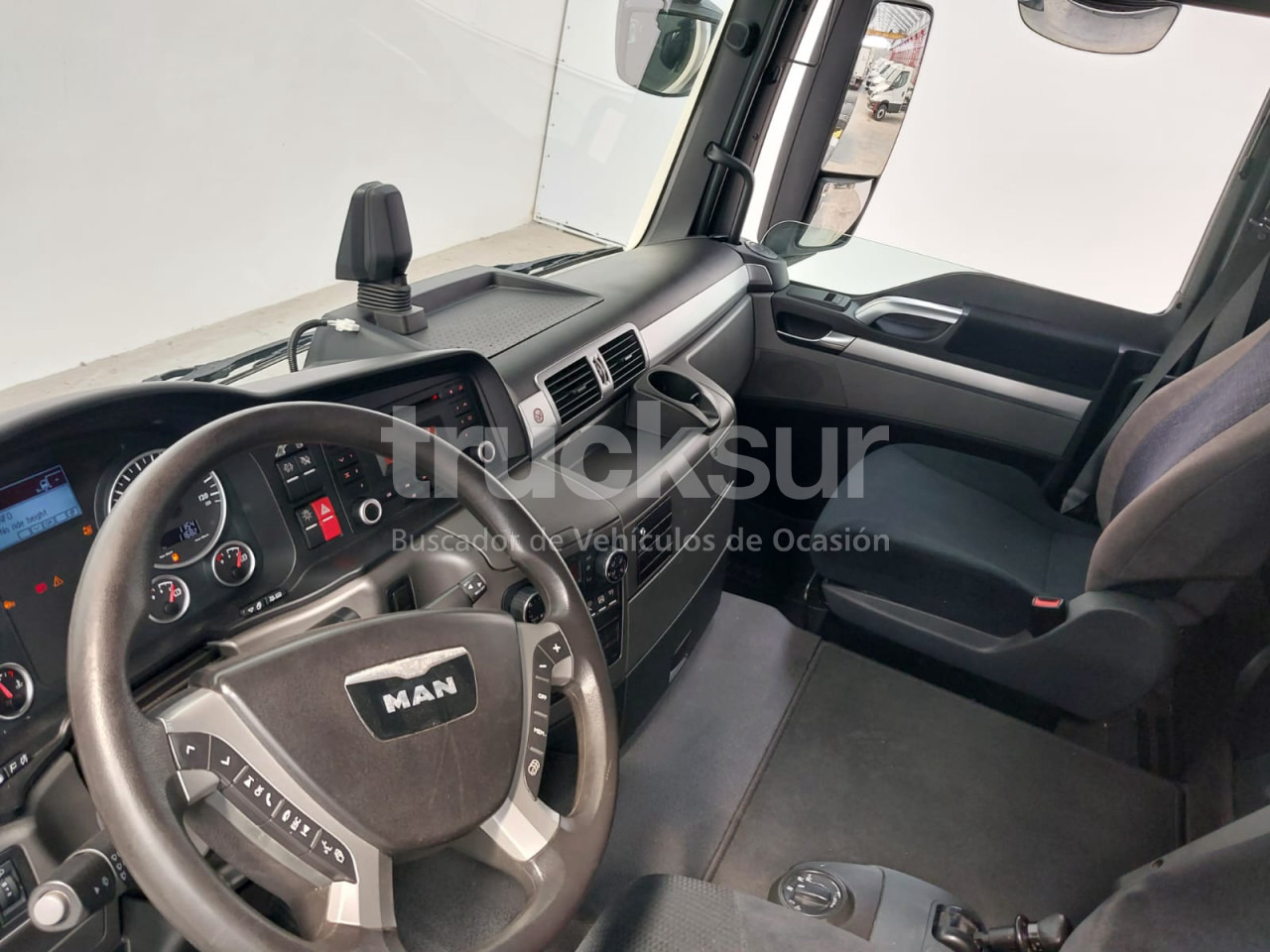 MAN TGS35.400 8X2*6 - Podvozek s kabinou: obrázok 5 MAN TGS35.400 8X2*6 - Podvozek s kabinou: obrázok 5