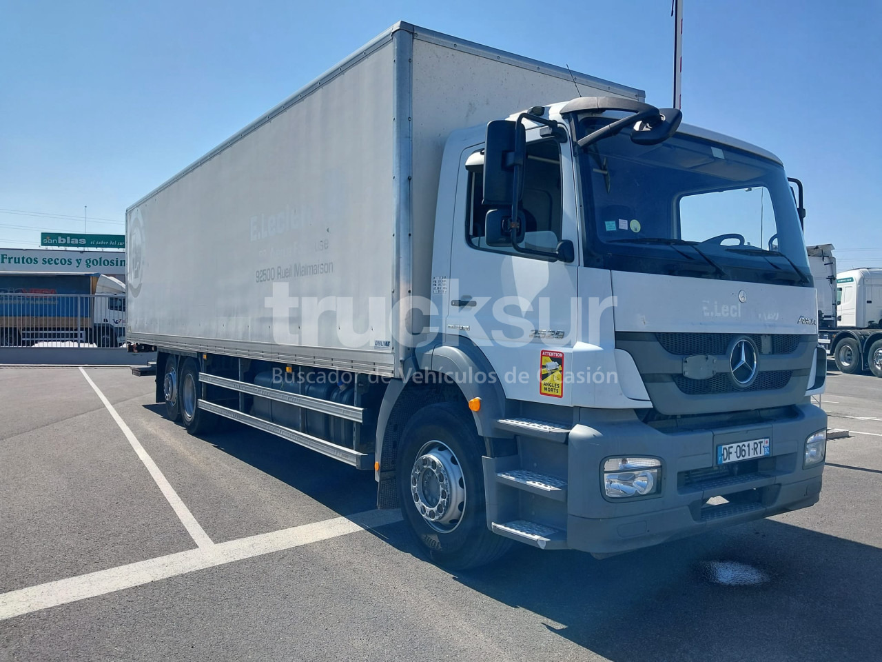 MERCEDES AXOR 2529 ejes 6x2*4 - Skříňový nákladní auto: obrázok 2 MERCEDES AXOR 2529 ejes 6x2*4 - Skříňový nákladní auto: obrázok 2