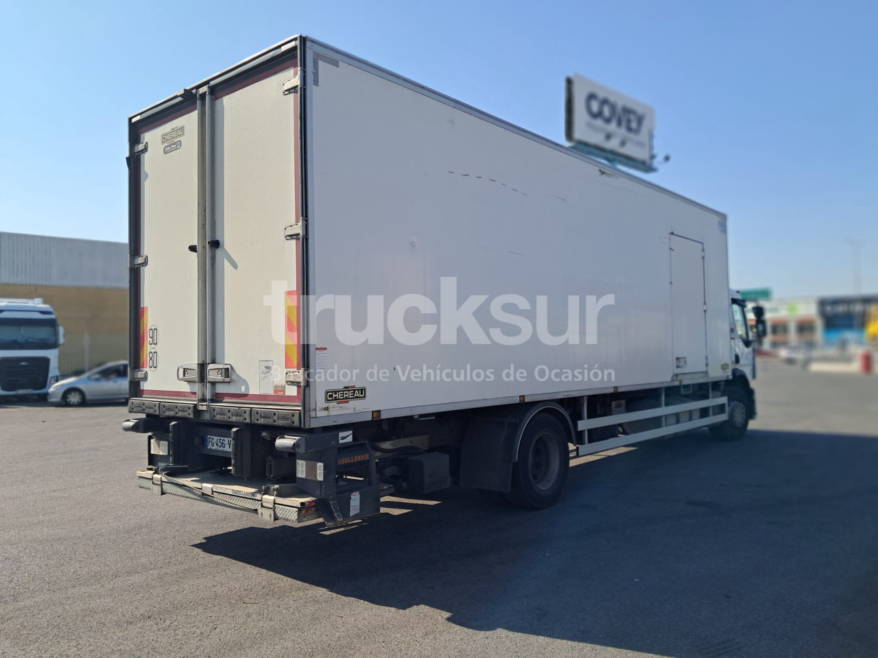 RENAULT D320.18 - Chladirenské nákladné vozidlo: obrázok 3 RENAULT D320.18 - Chladirenské nákladné vozidlo: obrázok 3