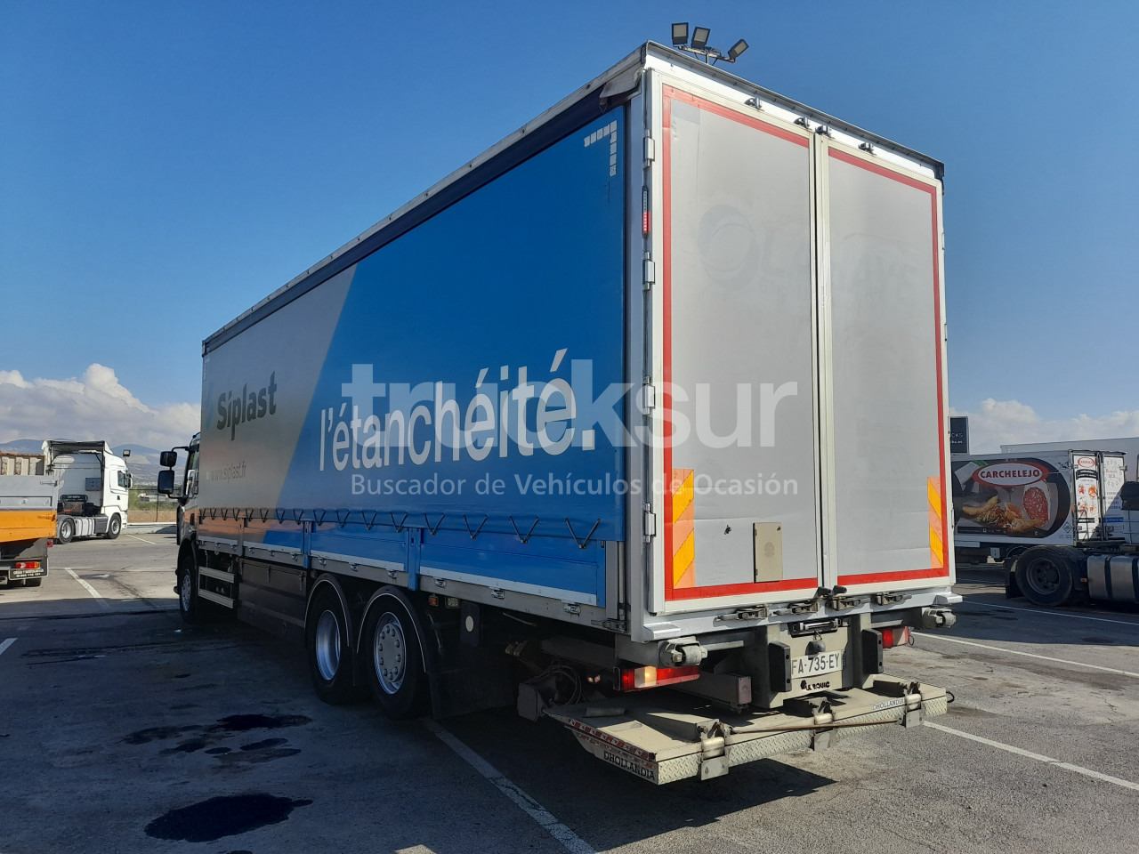 RENAULT D320.26 ejes 6x2*4 - Plachtové nákladné vozidlo: obrázok 4 RENAULT D320.26 ejes 6x2*4 - Plachtové nákladné vozidlo: obrázok 4