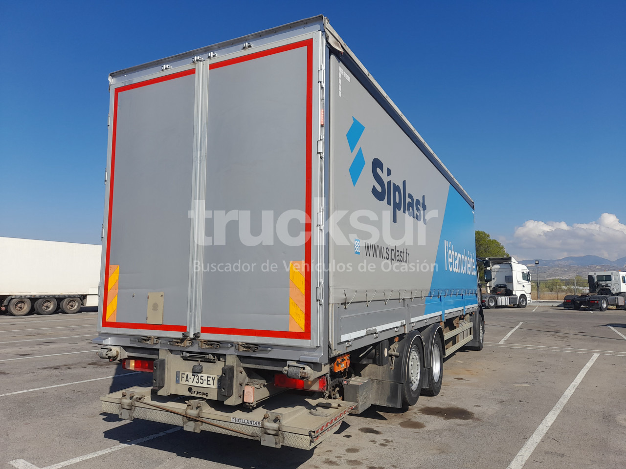 RENAULT D320.26 ejes 6x2*4 - Plachtové nákladné vozidlo: obrázok 5 RENAULT D320.26 ejes 6x2*4 - Plachtové nákladné vozidlo: obrázok 5