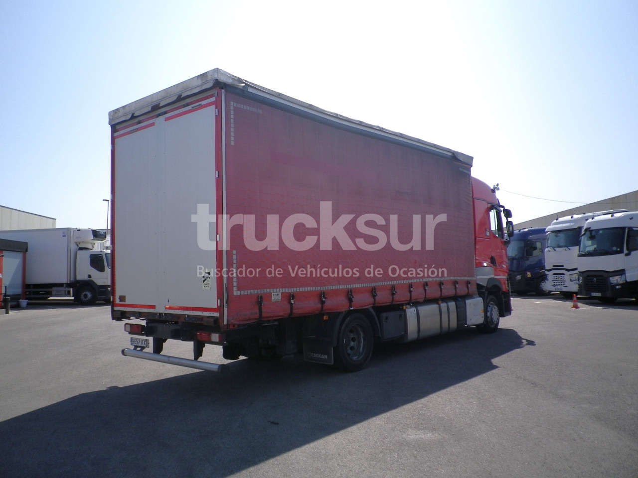RENAULT T480 HIGH SLEEPER CAB - Plachtové nákladné vozidlo: obrázok 4 RENAULT T480 HIGH SLEEPER CAB - Plachtové nákladné vozidlo: obrázok 4