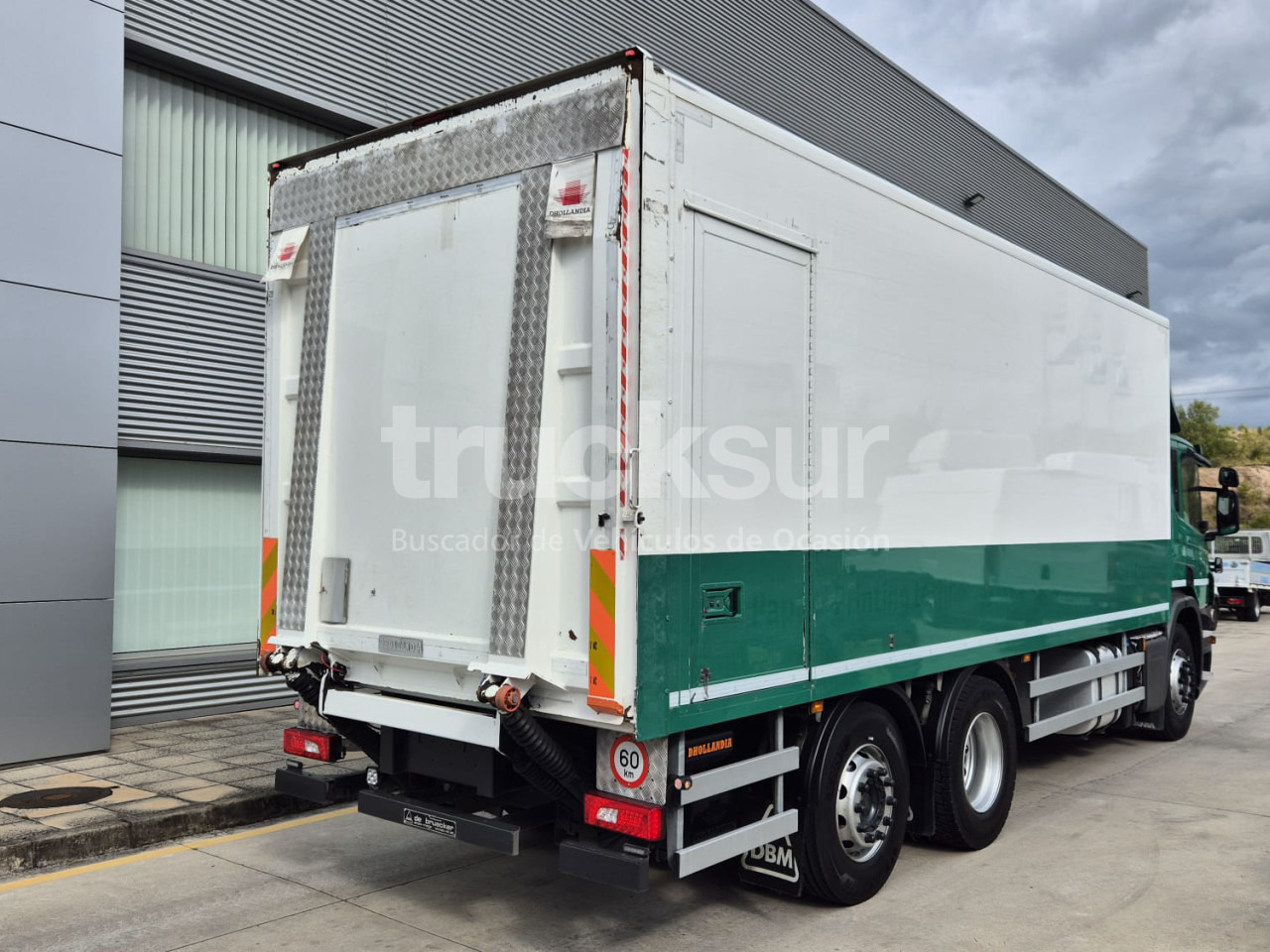 SCANIA P320.26 ejes 6x2*4 - Skříňový nákladní auto: obrázok 4 SCANIA P320.26 ejes 6x2*4 - Skříňový nákladní auto: obrázok 4
