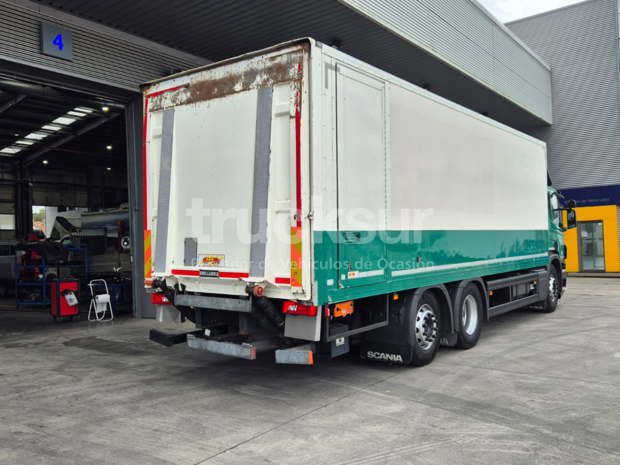 SCANIA P320.26 ejes 6x2*4 - Plachtové nákladné vozidlo: obrázok 3 SCANIA P320.26 ejes 6x2*4 - Plachtové nákladné vozidlo: obrázok 3