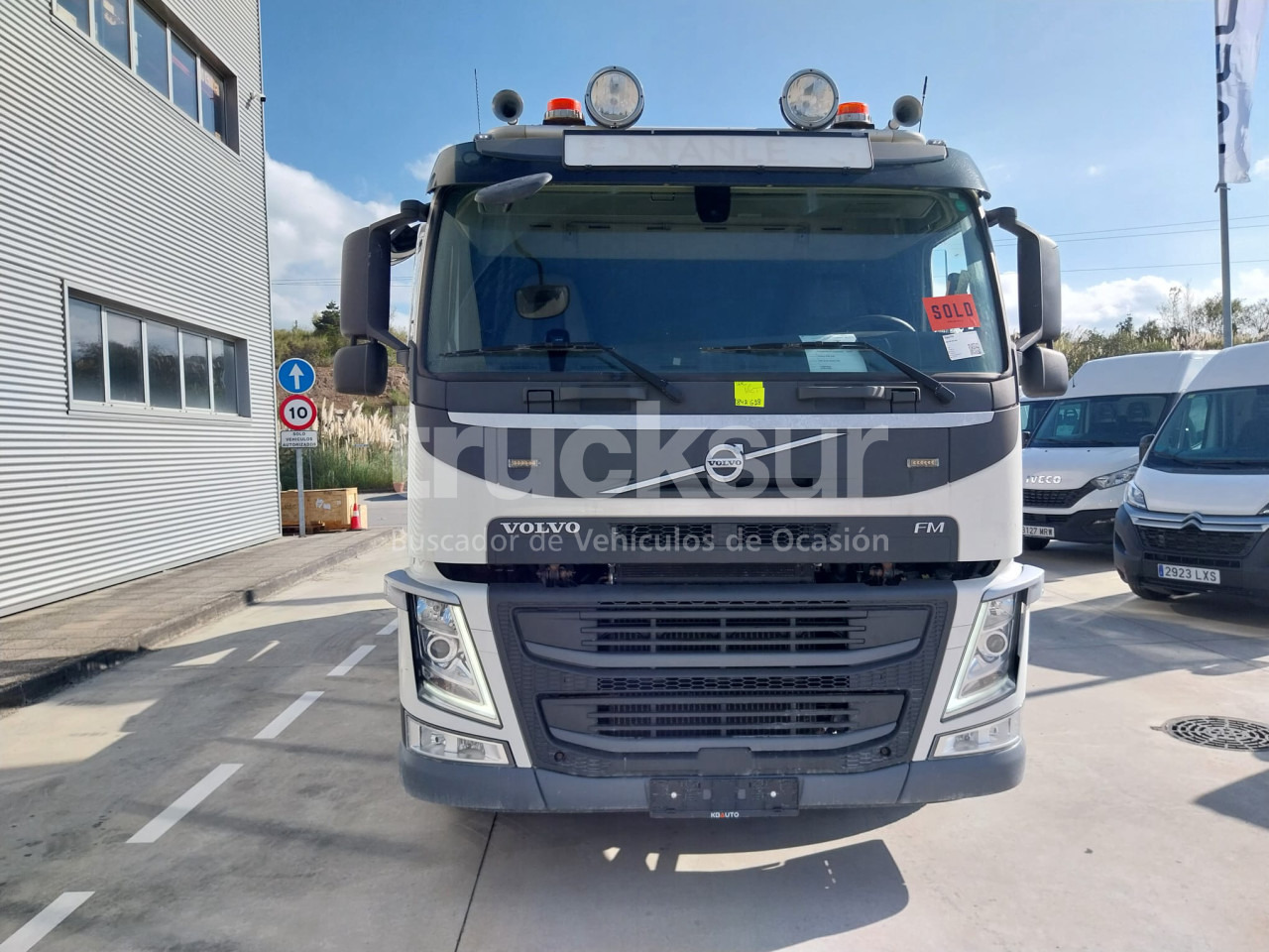 VOLVO FM 330HP - Ramenový nosič kontajnerov: obrázok 2 VOLVO FM 330HP - Ramenový nosič kontajnerov: obrázok 2