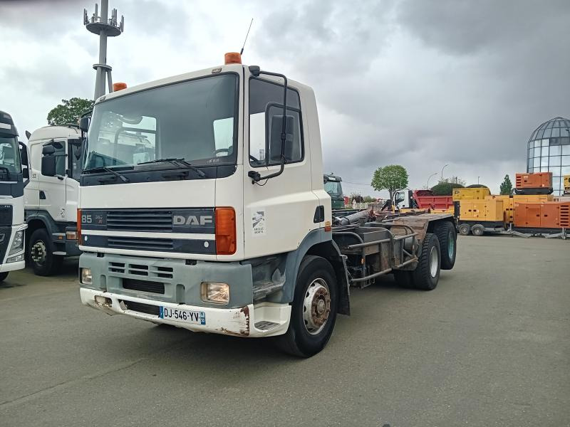 DAF 85 ATI 360 - Hákový nosič kontajnerov: obrázok 1 DAF 85 ATI 360 - Hákový nosič kontajnerov: obrázok 1